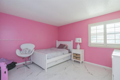 Townhouse in West Palm Beach, Florida 3 bedrooms, 176.51 sq.m. № 1925011 - photo 27