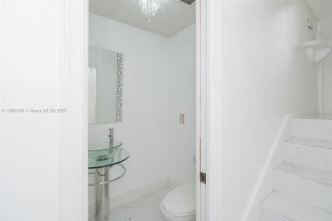 Townhouse in West Palm Beach, Florida 3 bedrooms, 176.51 sq.m. № 1925011 - photo 21