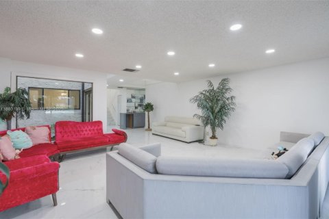 Townhouse in West Palm Beach, Florida 3 bedrooms, 176.51 sq.m. № 1925011 - photo 7