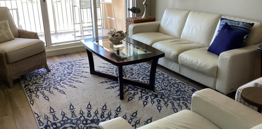 Condominio en Hutchinson Island South, Florida, 2 dormitorios  № 860392