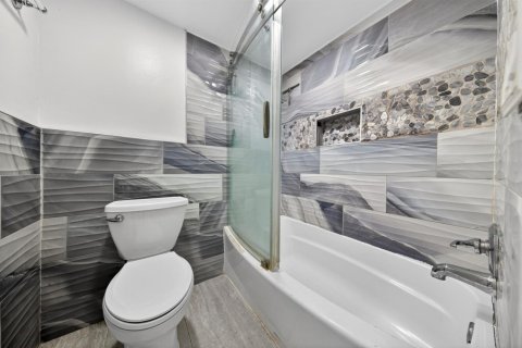 Copropriété à vendre à Lauderhill, Floride: 2 chambres, 104.98 m2 № 2083964 - photo 17