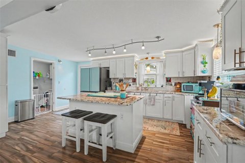 Villa ou maison à vendre à Tampa, Floride: 4 chambres, 151.62 m2 № 2389377 - photo 7