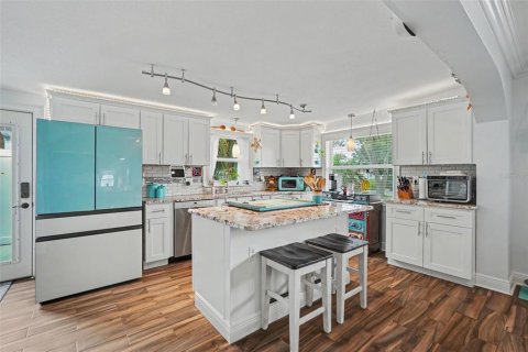 Villa ou maison à vendre à Tampa, Floride: 4 chambres, 151.62 m2 № 2389377 - photo 8