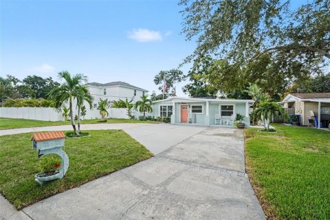 Villa ou maison à vendre à Tampa, Floride: 4 chambres, 151.62 m2 № 2389377 - photo 27