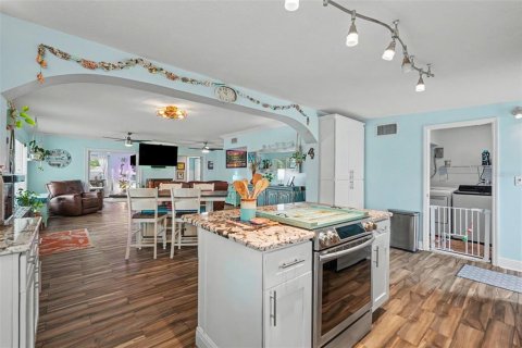 Villa ou maison à vendre à Tampa, Floride: 4 chambres, 151.62 m2 № 2389377 - photo 9