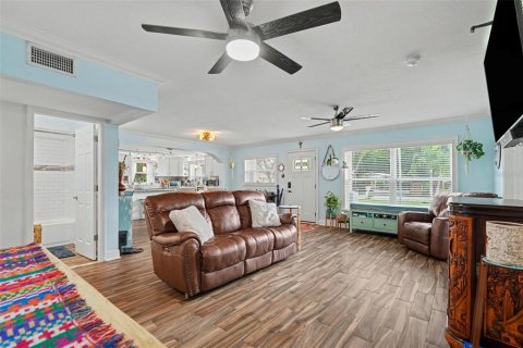 Villa ou maison à vendre à Tampa, Floride: 4 chambres, 151.62 m2 № 2389377 - photo 12