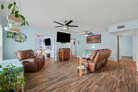 Villa ou maison à vendre à Tampa, Floride: 4 chambres, 151.62 m2 № 2389377 - photo 14