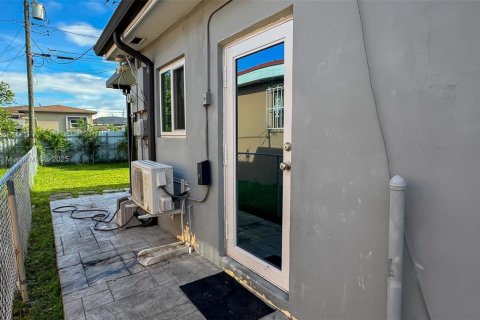 Купить виллу или дом в Хайалиа, Флорида 3 спальни, 149.11м2, № 1978140 - фото 7