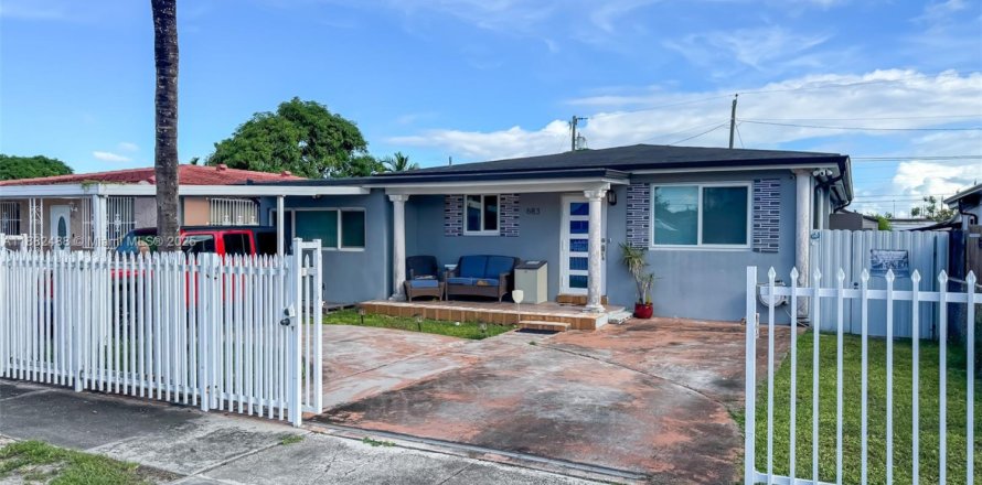 Дом в Хайалиа, Флорида 3 спальни, 149.11м2 № 1978140