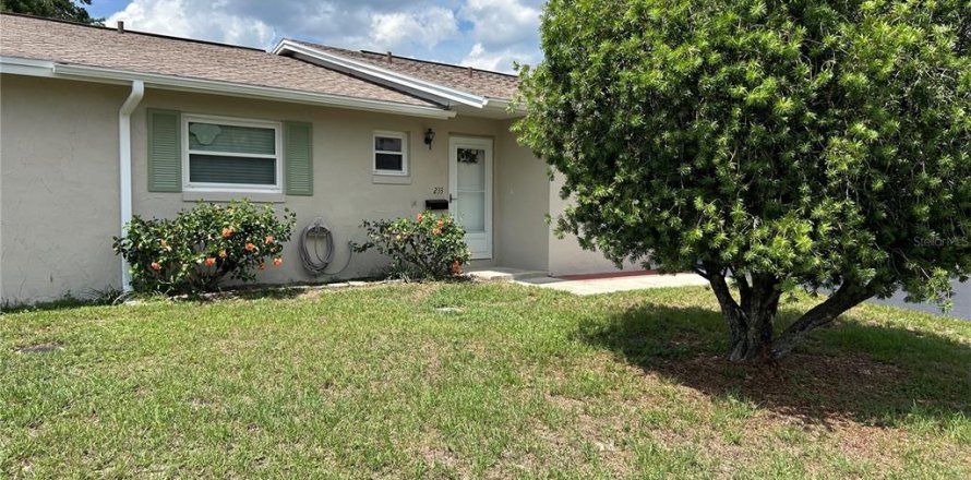 Condo in DeLand, Florida, 2 bedrooms № 1754502