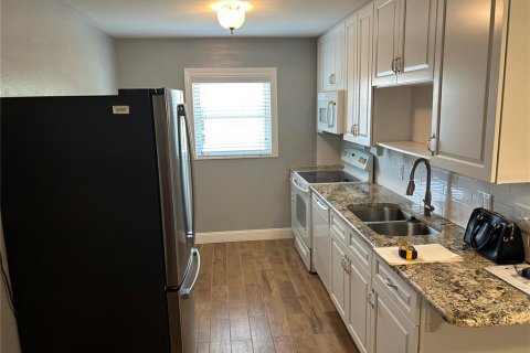 Condo in DeLand, Florida, 2 bedrooms  № 1754502 - photo 4