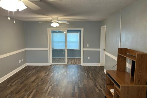 Condo in DeLand, Florida, 2 bedrooms  № 1754502 - photo 3