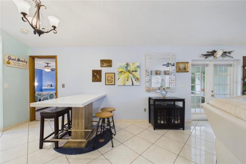 Villa ou maison à vendre à Cocoa, Floride: 3 chambres, 123.65 m2 № 2403330 - photo 2