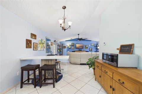 Villa ou maison à vendre à Cocoa, Floride: 3 chambres, 123.65 m2 № 2403330 - photo 4