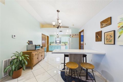 Villa ou maison à vendre à Cocoa, Floride: 3 chambres, 123.65 m2 № 2403330 - photo 3