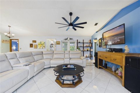 Villa ou maison à vendre à Cocoa, Floride: 3 chambres, 123.65 m2 № 2403330 - photo 17