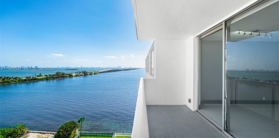 Studio à Condo à Miami, Floride № 2255389
