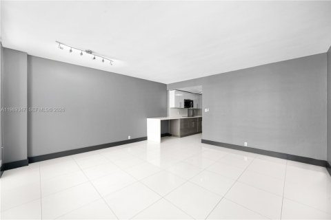 Copropriété à vendre à Miami, Floride: 40.88 m2 № 2255389 - photo 12