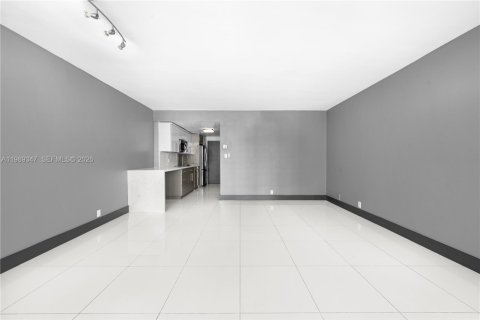 Copropriété à vendre à Miami, Floride: 40.88 m2 № 2255389 - photo 9