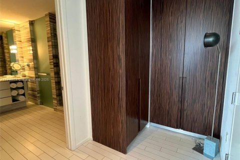 Copropriété à louer à Miami Beach, Floride: 52.3 m2 № 1950614 - photo 6