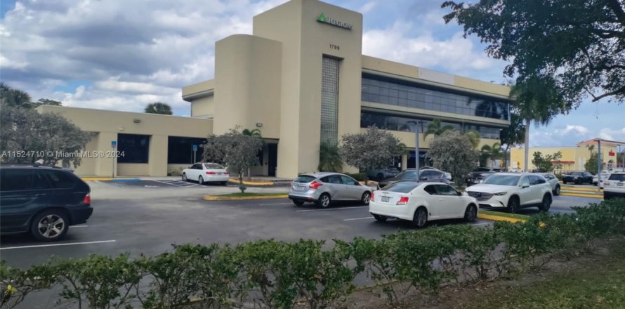 Oficina en Oakland Park, Florida № 991969