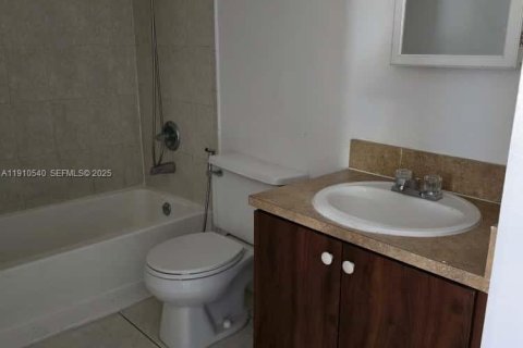 Снять в аренду кондоминиум в Майами, Флорида 2 спальни, 72.84м2, № 1983803 - фото 7