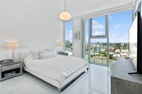 Condominio en alquiler en Miami Beach, Florida, 1 dormitorio, 76.18 m2 № 1935053 - foto 15