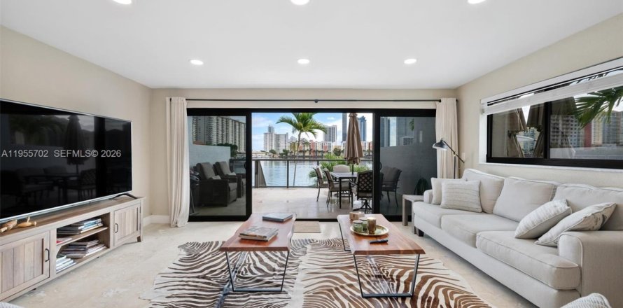 Condo à North Miami Beach, Floride, 2 chambres  № 2011911