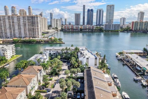 Copropriété à vendre à North Miami Beach, Floride: 2 chambres, 124.95 m2 № 2011911 - photo 26