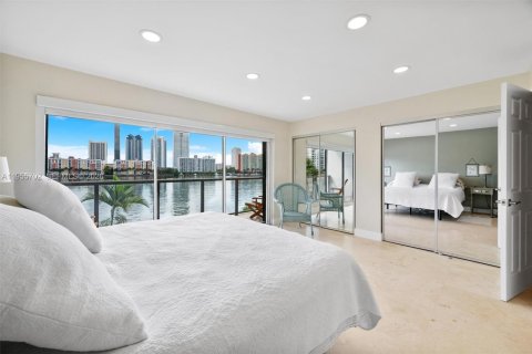 Copropriété à vendre à North Miami Beach, Floride: 2 chambres, 124.95 m2 № 2011911 - photo 14