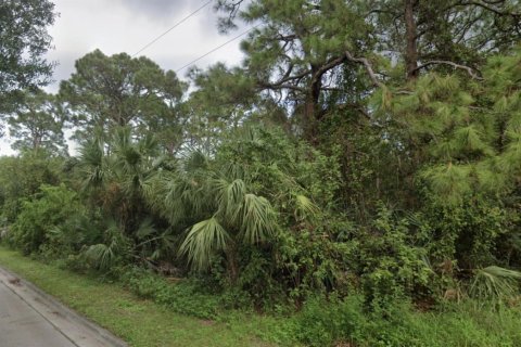 Terreno en venta en Fort Pierce, Florida № 1228589 - foto 1