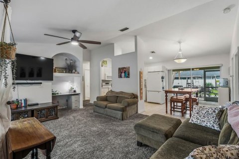 House in North Port, Florida 3 bedrooms, 114.55 sq.m. № 2156761 - photo 6