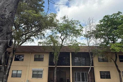 Copropriété à vendre à Hollywood, Floride: 2 chambres, 94.3 m2 № 2052490 - photo 4