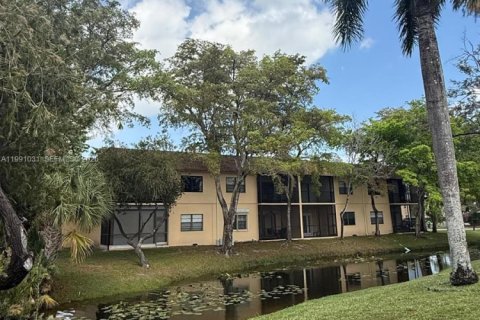 Copropriété à vendre à Hollywood, Floride: 2 chambres, 94.3 m2 № 2052490 - photo 20