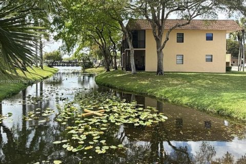 Copropriété à vendre à Hollywood, Floride: 2 chambres, 94.3 m2 № 2052490 - photo 19