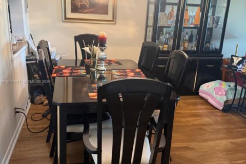 Copropriété à vendre à Hollywood, Floride: 2 chambres, 94.3 m2 № 2052490 - photo 9