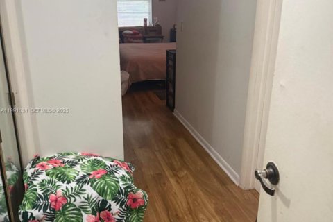 Copropriété à vendre à Hollywood, Floride: 2 chambres, 94.3 m2 № 2052490 - photo 21