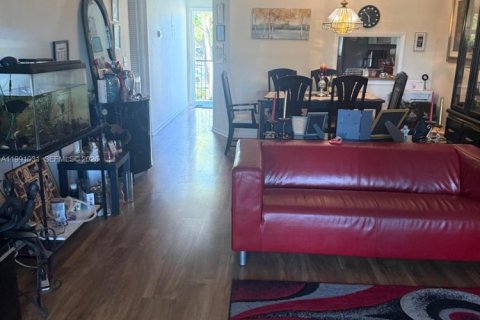 Copropriété à vendre à Hollywood, Floride: 2 chambres, 94.3 m2 № 2052490 - photo 10