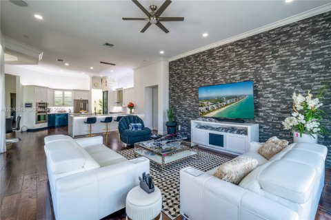 Villa ou maison à louer à Davie, Floride: 6 chambres, 430.6 m2 № 2252950 - photo 15