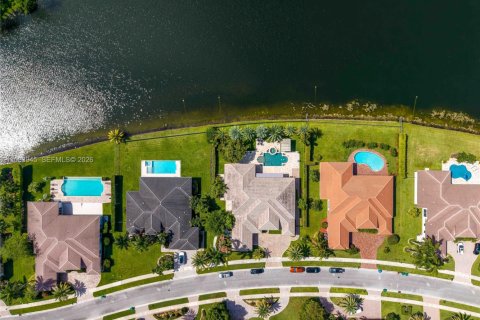 Villa ou maison à louer à Davie, Floride: 6 chambres, 430.6 m2 № 2252950 - photo 3