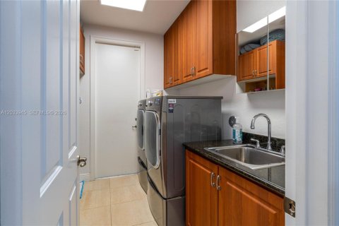 Villa ou maison à louer à Davie, Floride: 6 chambres, 430.6 m2 № 2252950 - photo 18