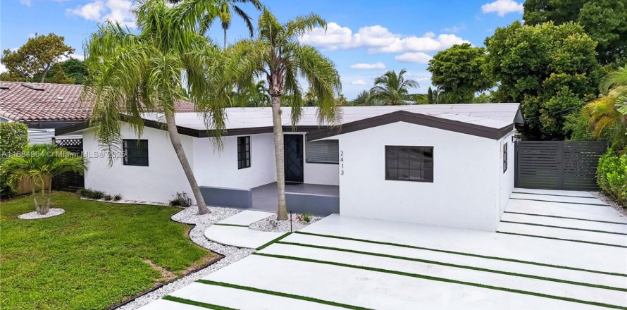 Casa en Fort Lauderdale, Florida 5 dormitorios, 218.6 m2 № 1930624
