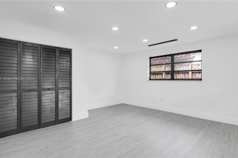 Casa en alquiler en Fort Lauderdale, Florida, 5 dormitorios, 218.6 m2 № 1930624 - foto 24