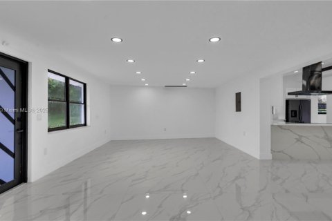 Casa en alquiler en Fort Lauderdale, Florida, 5 dormitorios, 218.6 m2 № 1930624 - foto 20