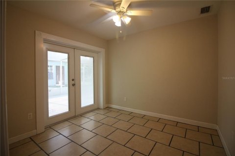 Villa ou maison à louer à Lakeland, Floride: 2 chambres, 83.61 m2 № 1912060 - photo 9
