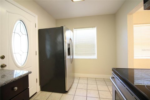 Villa ou maison à louer à Lakeland, Floride: 2 chambres, 83.61 m2 № 1912060 - photo 7