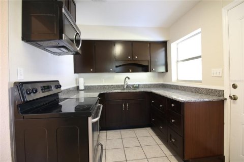 Villa ou maison à louer à Lakeland, Floride: 2 chambres, 83.61 m2 № 1912060 - photo 5