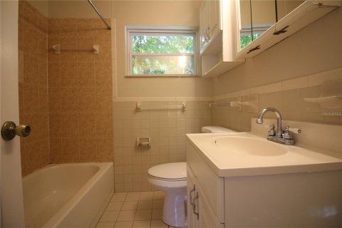 Villa ou maison à louer à Lakeland, Floride: 2 chambres, 83.61 m2 № 1912060 - photo 8