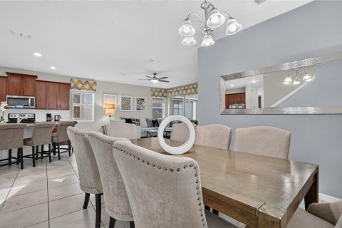 Villa ou maison à vendre à Kissimmee, Floride: 7 chambres, 328.22 m2 № 2360285 - photo 15