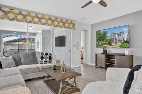 Villa ou maison à vendre à Kissimmee, Floride: 7 chambres, 328.22 m2 № 2360285 - photo 20